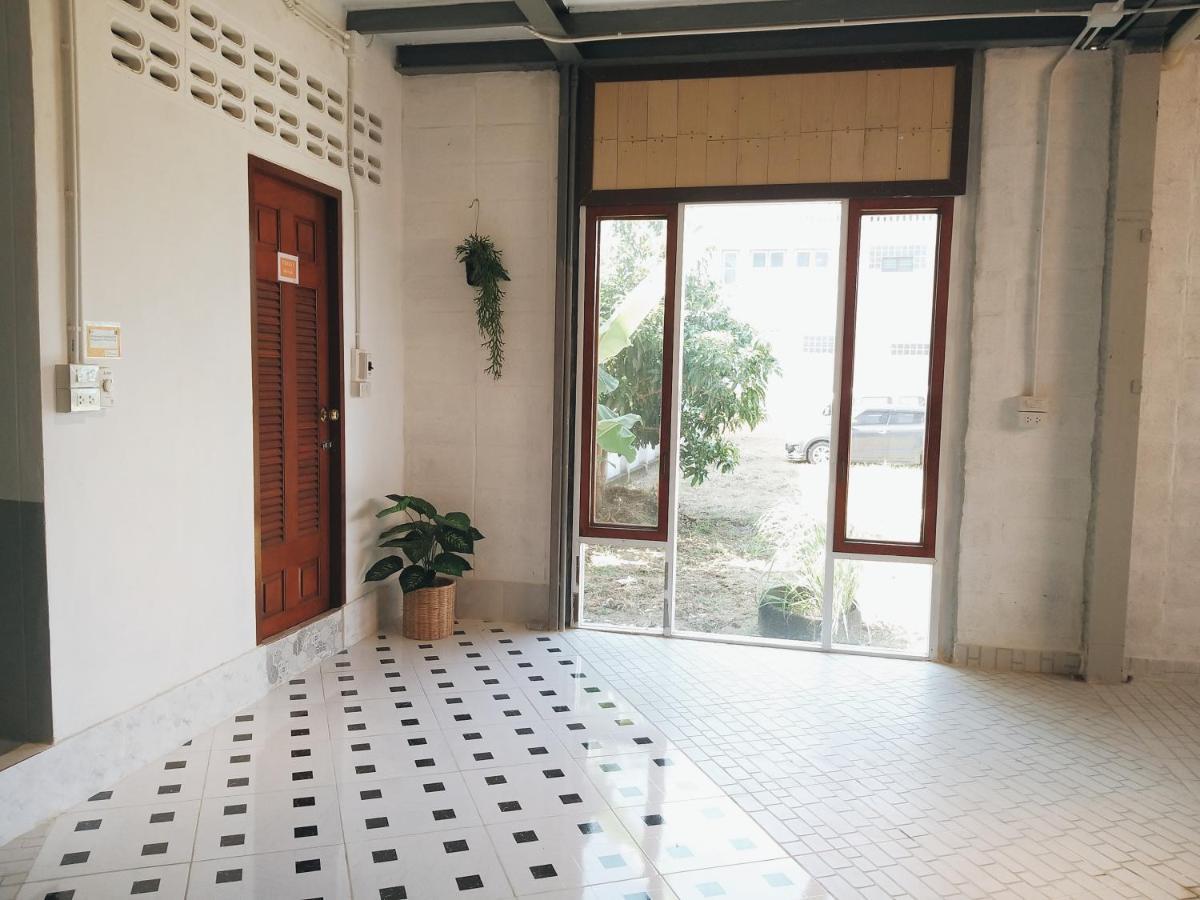 The Warehouse - Ayutthaya Apartment Exterior foto